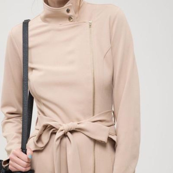 Only 1 left!! NWT Tan Belted Trench Coat - Picture 4 of 4